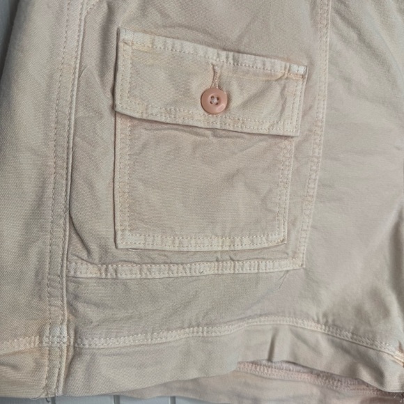 Peachy pink American Eagle cargo shorts! - Picture 7 of 10